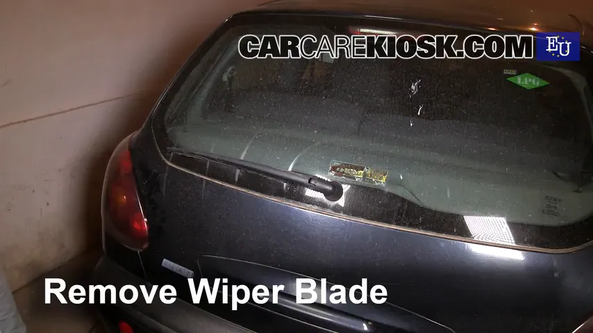 1996 Fiat Bravo SX 1.4L 4 Cyl. Windshield Wiper Blade (Rear)